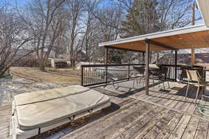 Deck featuring outdoor dining space