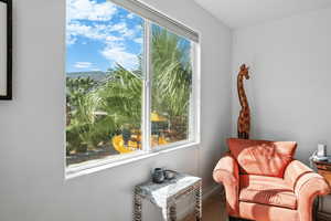 Sitting room with carpet