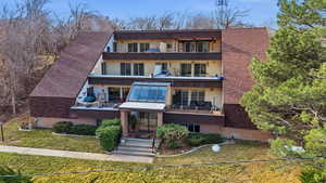 View of apartment building / complex