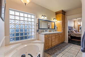 Primary Suite Soaker Tub