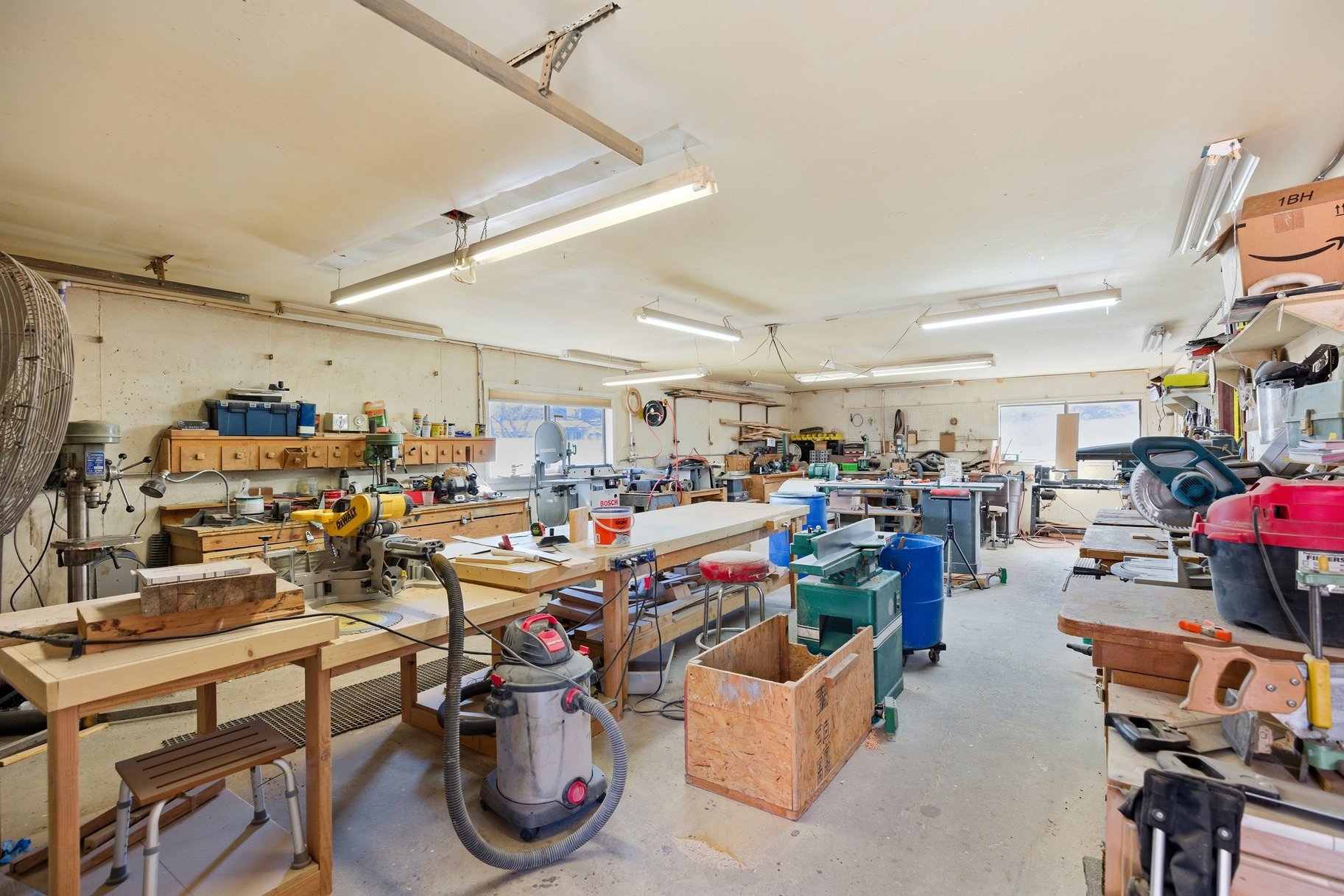 Garage with a workshop area