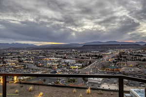 City view with a mountainous background