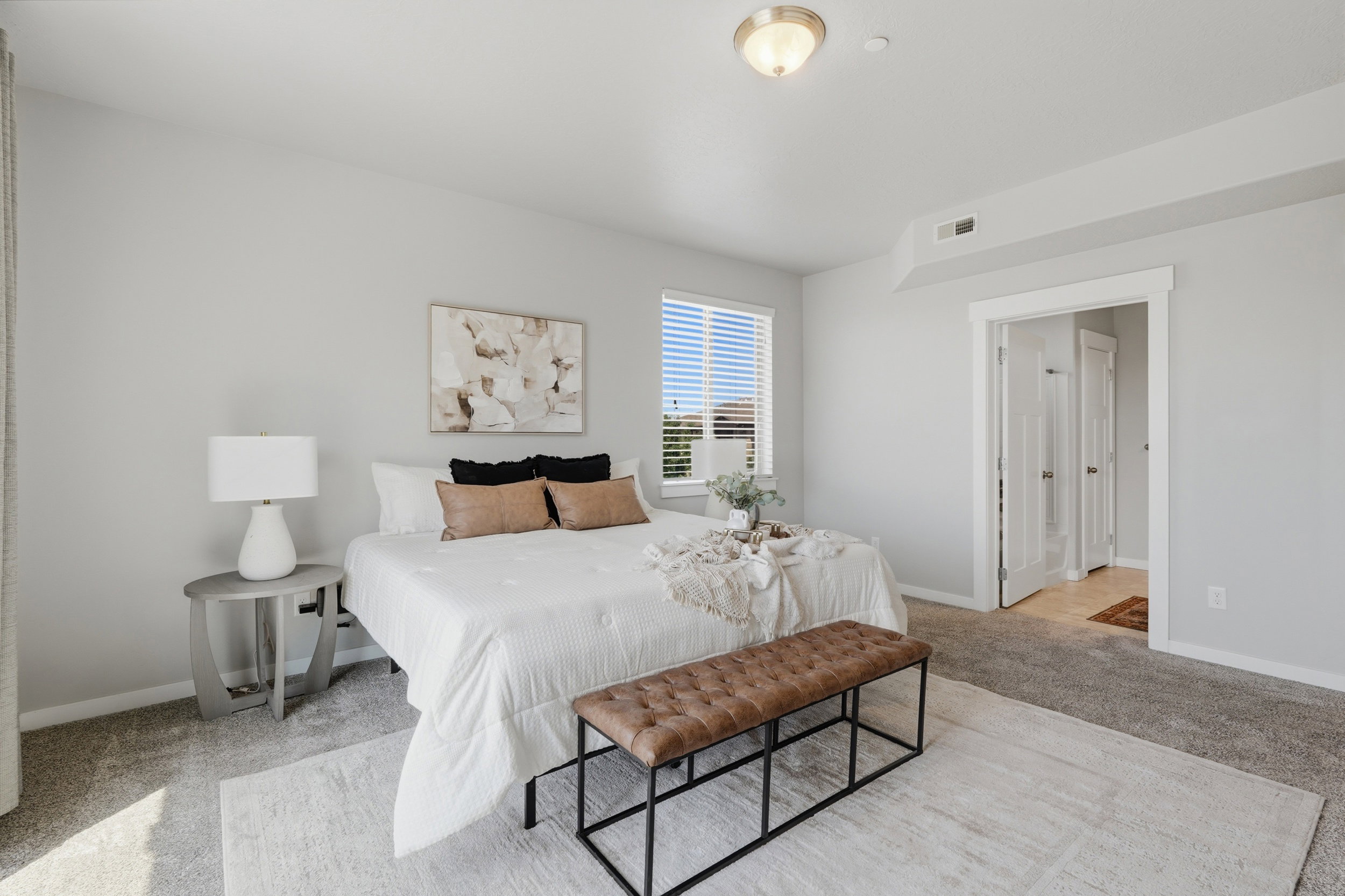 Massive 16x16 owners' suite with an on-suite bathroom and a walk-in closet