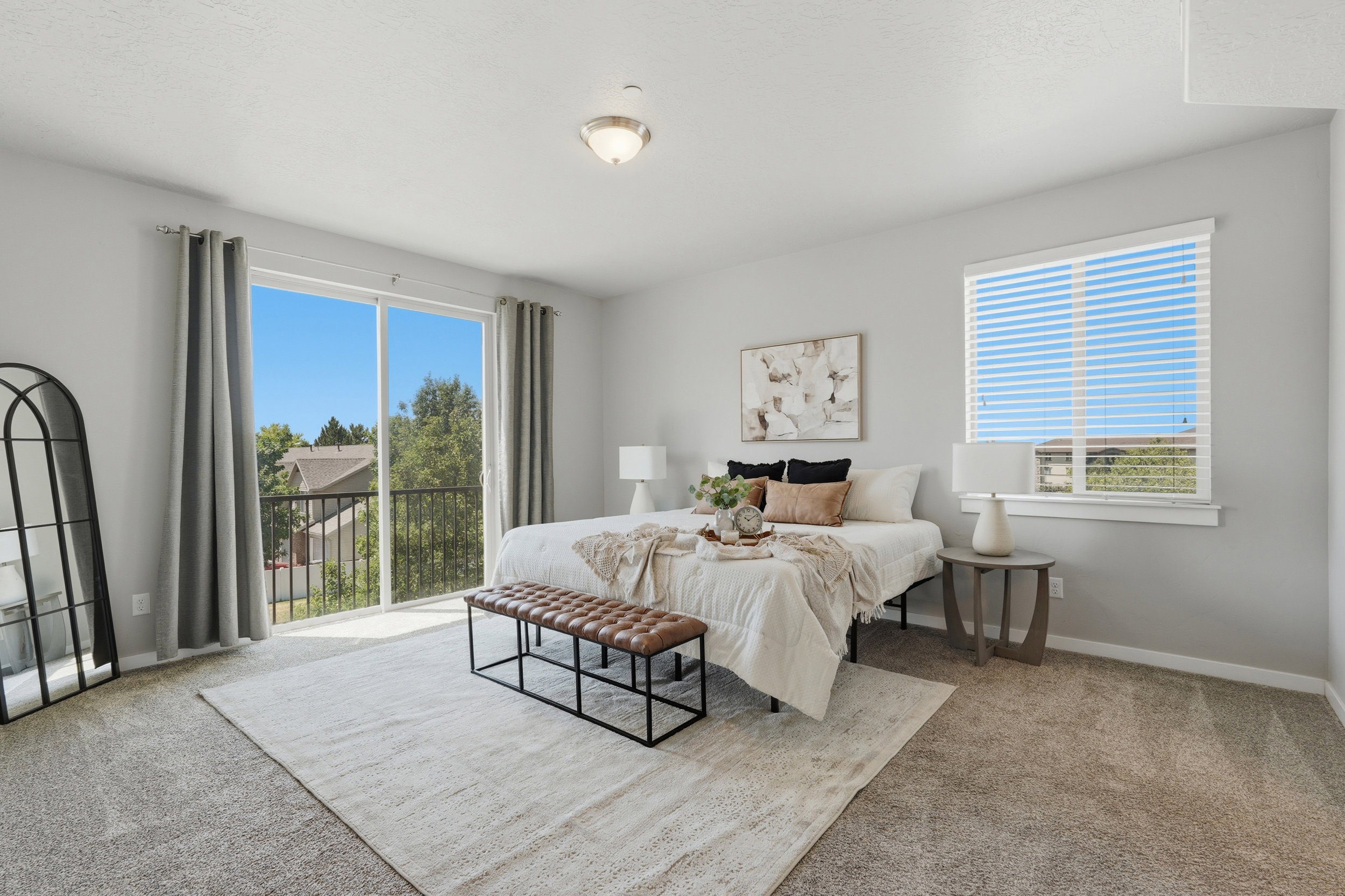 Massive 16x16 owners' suite with an on-suite bathroom and a walk-in closet