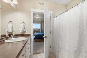 Owner's suite bathroom with tub/shower combo