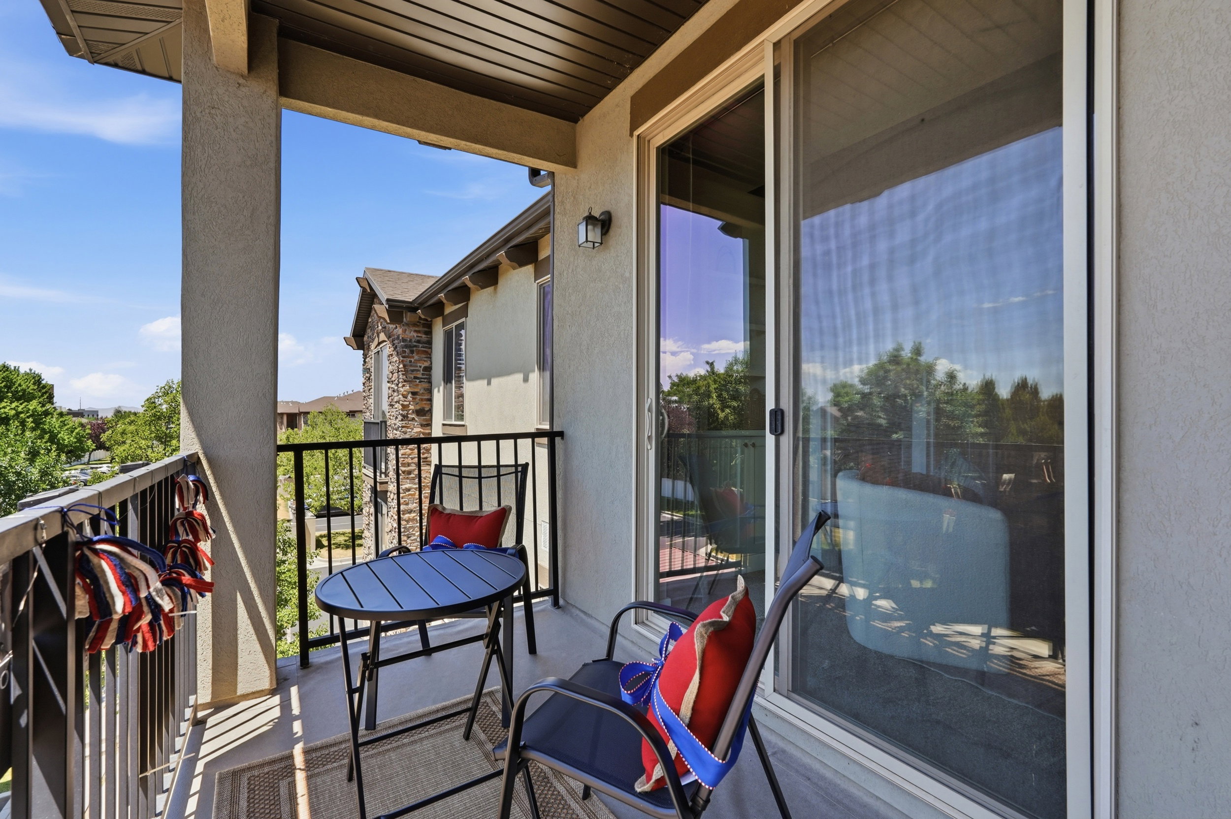 Private balcony with beautiful mountain view