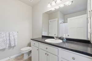 Owner's suite bathroom with tub/shower combo