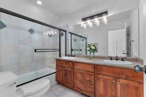 Bedroom 2 en-suite bath