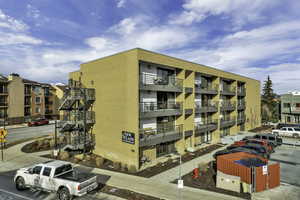 View of apartment building / complex