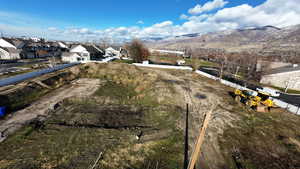 View of yard featuring a residential view