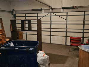 Large garage 2 Car Garage