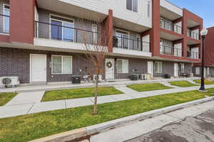 View of apartment building / complex
