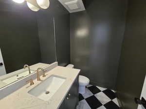 1/2 bath off mudroom