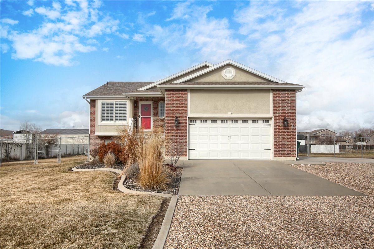 6242 W 5950 S Hooper UT 84315