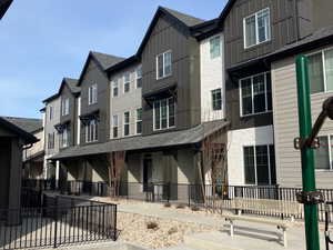 View of apartment building / complex