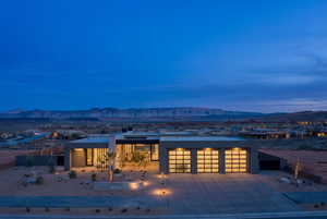 Mid-Century Modern 2026 Parade Home with Sweeping Views of Zion National Park and Sand Hollow & on the 17th Hole Tee Box