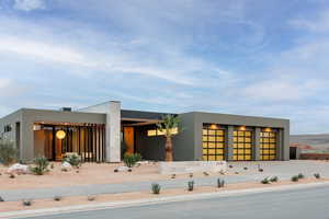 Mid-Century Modern 2026 Parade Home with Sweeping Views of Zion National Park and Sand Hollow & on the 17th Hole Tee Box