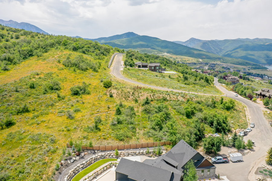 Bird's eye view of a mountainous background