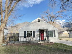 Bungalow-style home featuring a mountain view.