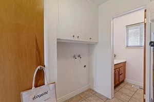 laundry room coming off garage