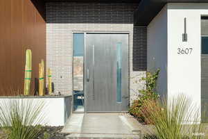 Stunning statement entrance.