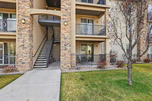 View of main level entrance to condo