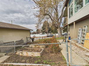 Garden Area in separate fenced area