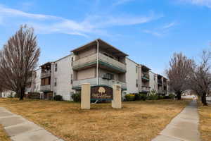 View of apartment building / complex