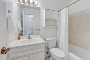 Family bath near bedrooms