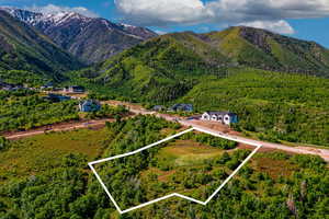 View of property location featuring property boundaries highlighted and mountains