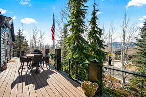 Deck with outdoor dining area