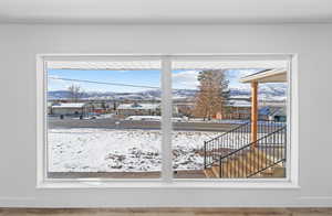 Detailed view of a mountainous background and a residential view