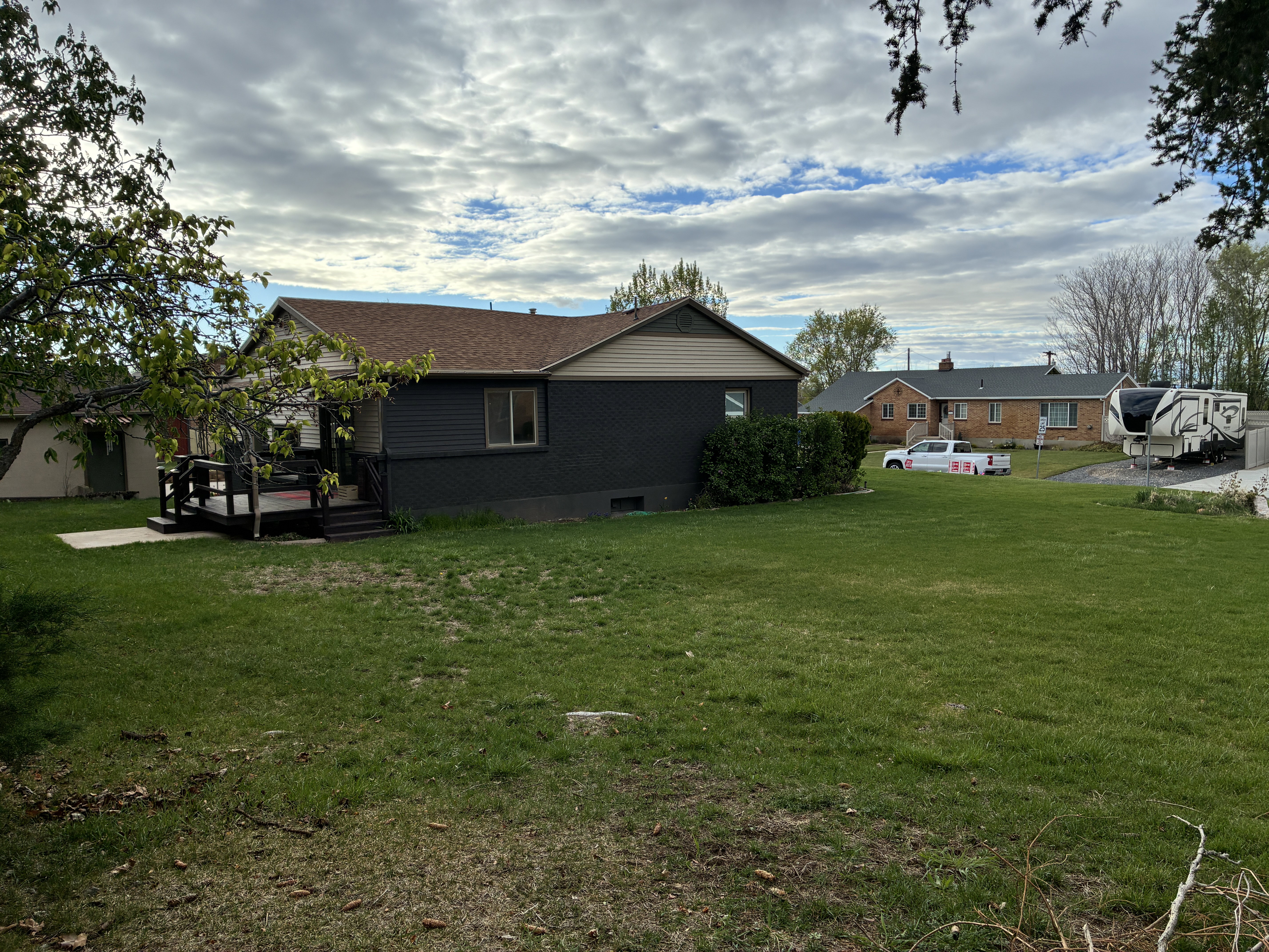 The side yard.