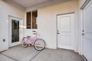 Casita with 2 private entrances.