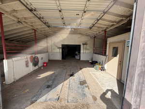 Office area to the left, culinary spigot and stalls to the sides