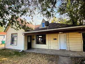 Unit A 3 bedrooms/ Unit B 1 bedroom