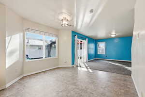 Dinning room/ Family Room