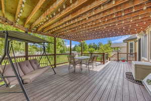 Deck featuring outdoor dining space