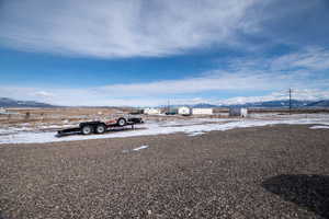 View of yard with a mountain view