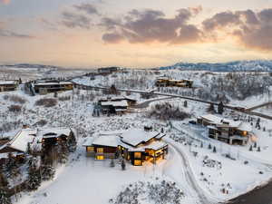 Snowy aerial view with a mountain view