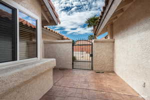 Patio / terrace with a gate