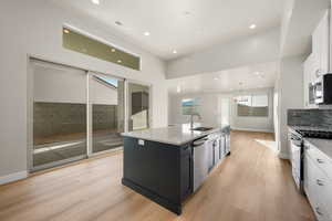 *Photo of similar unit