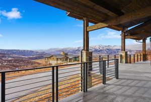 Balcony featuring a mountain view
