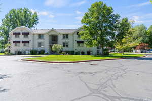 View of apartment building / complex