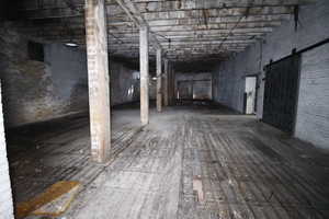 Misc room featuring a barn door