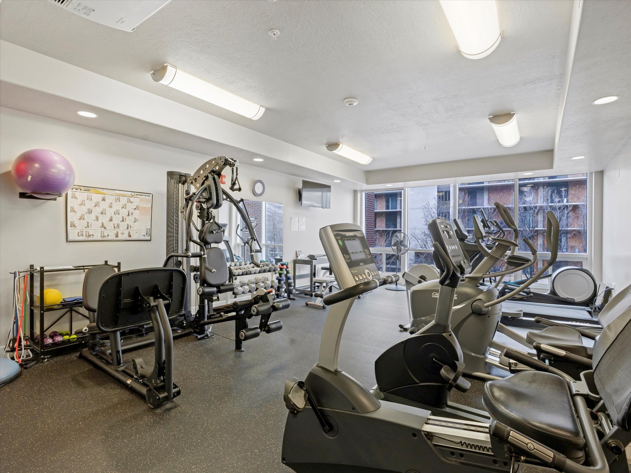 Excellent equipment and sliding windows for fresh additional ventilation.