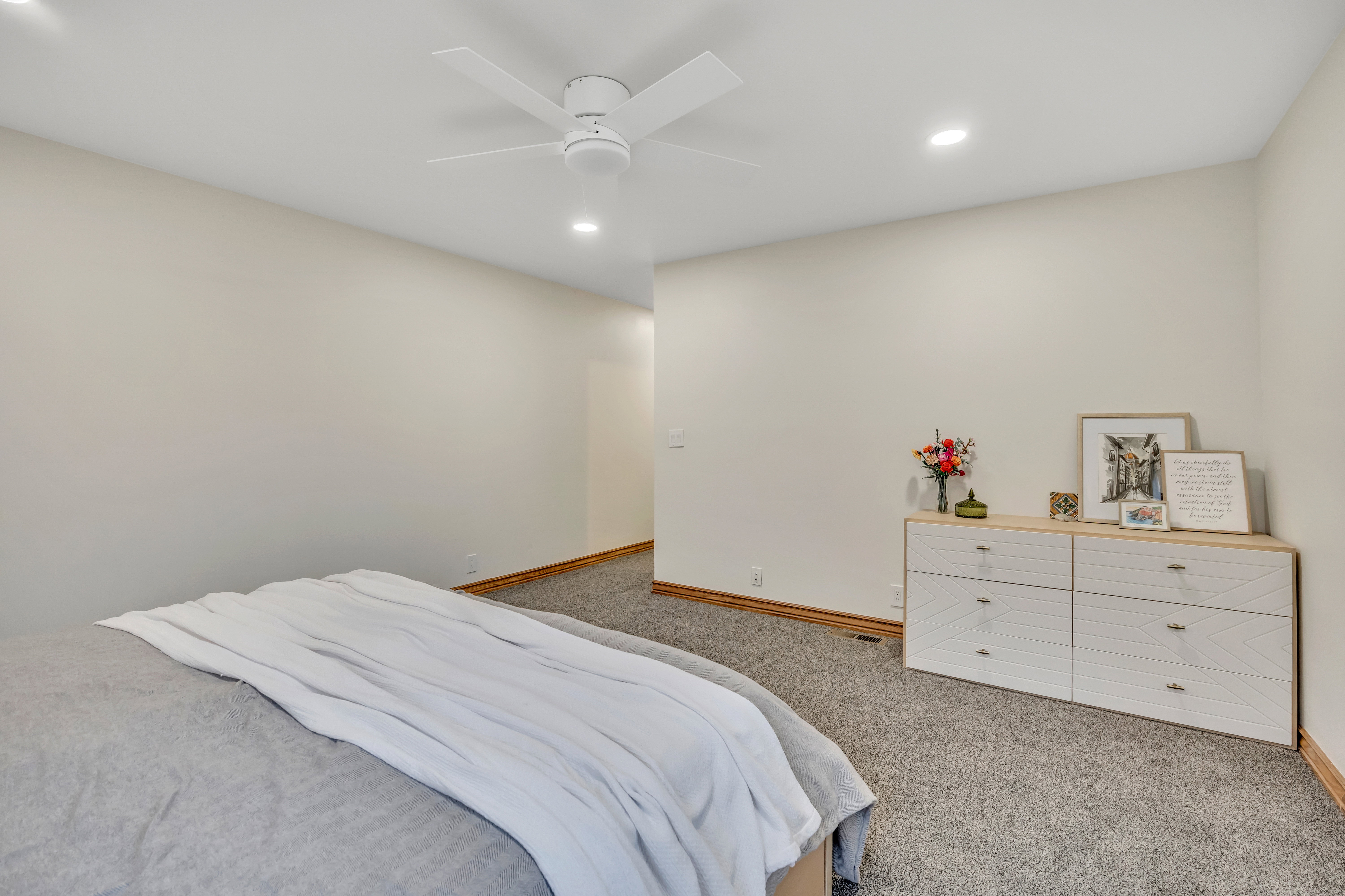 Bedroom featuring recessed lighting, carpet flooring, and ceiling fan
