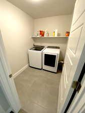 Newer Washer and Dryer, did we mention this is included?
