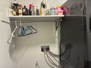 Laundry area with washer / dryer