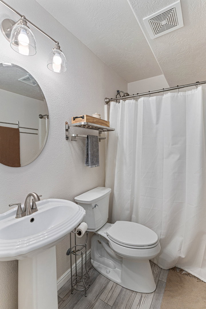 Downstairs full bathroom.